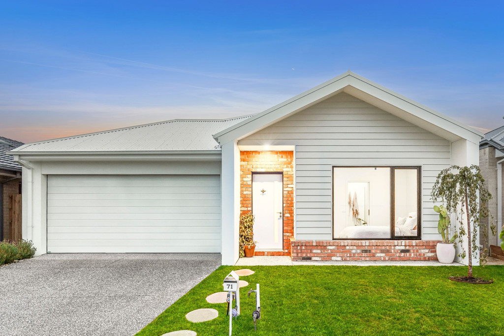 71 Pearlrock Drive, Mount Duneed VIC