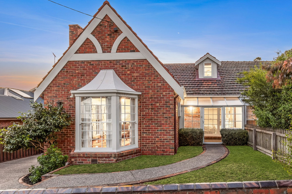 2B Harcourt Street, Newtown VIC