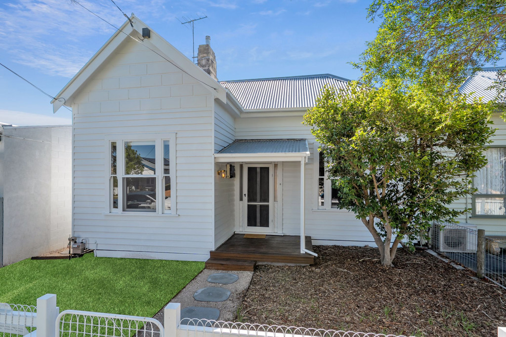 8 Anderson Street, East Geelong VIC