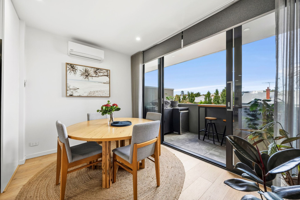 16 Bowlers Avenue, Geelong West VIC