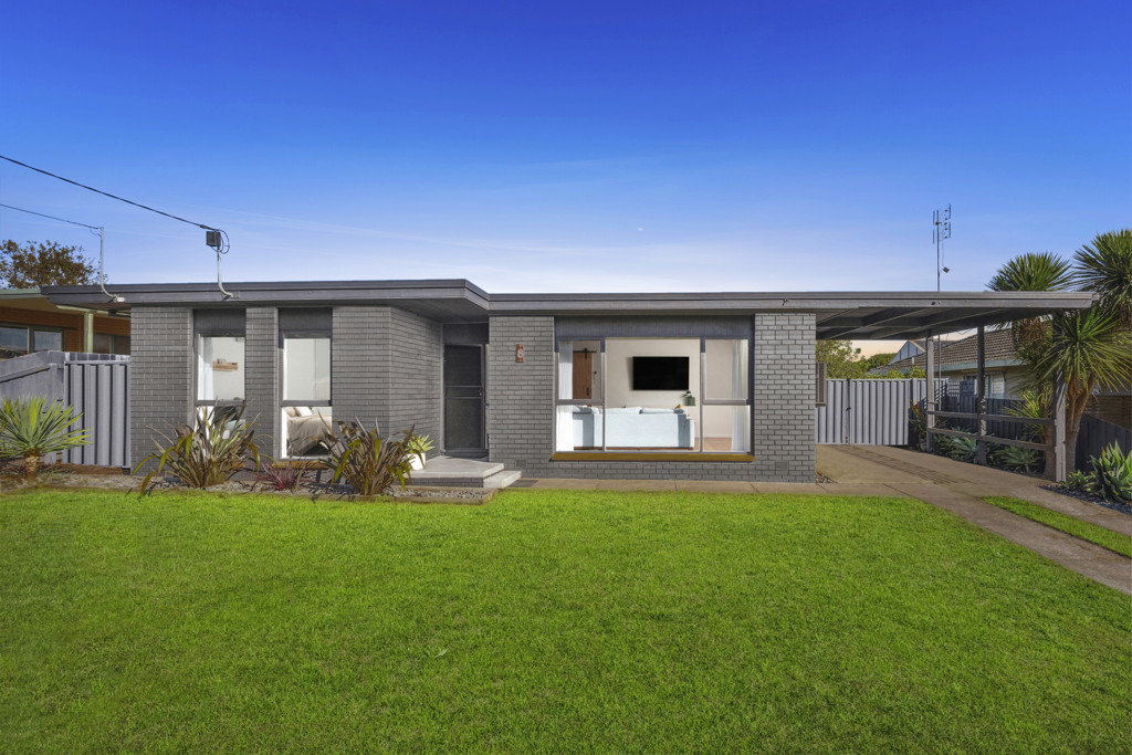 8 Northam Avenue, Highton VIC