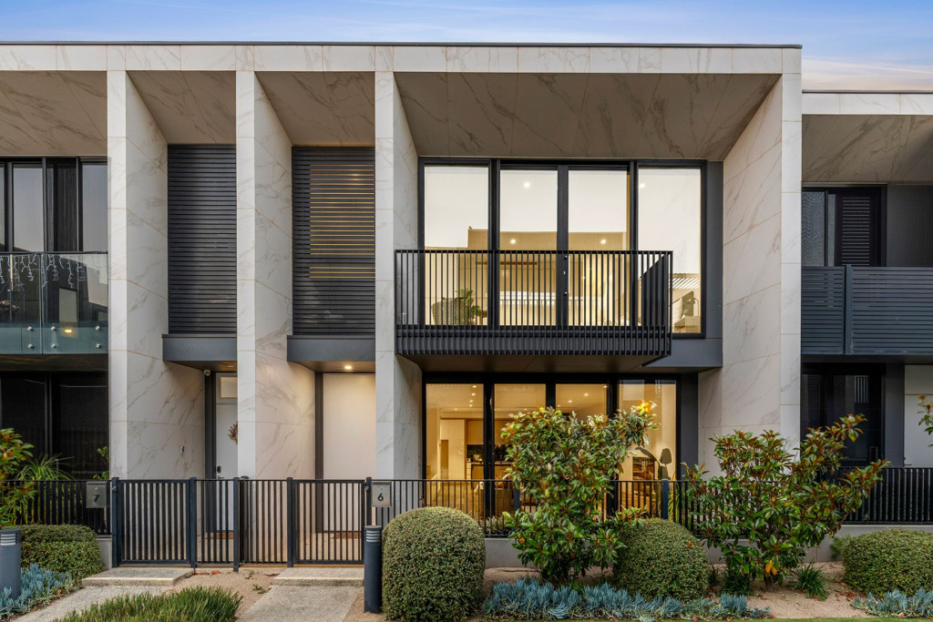 6 Lumb Place, Rippleside VIC