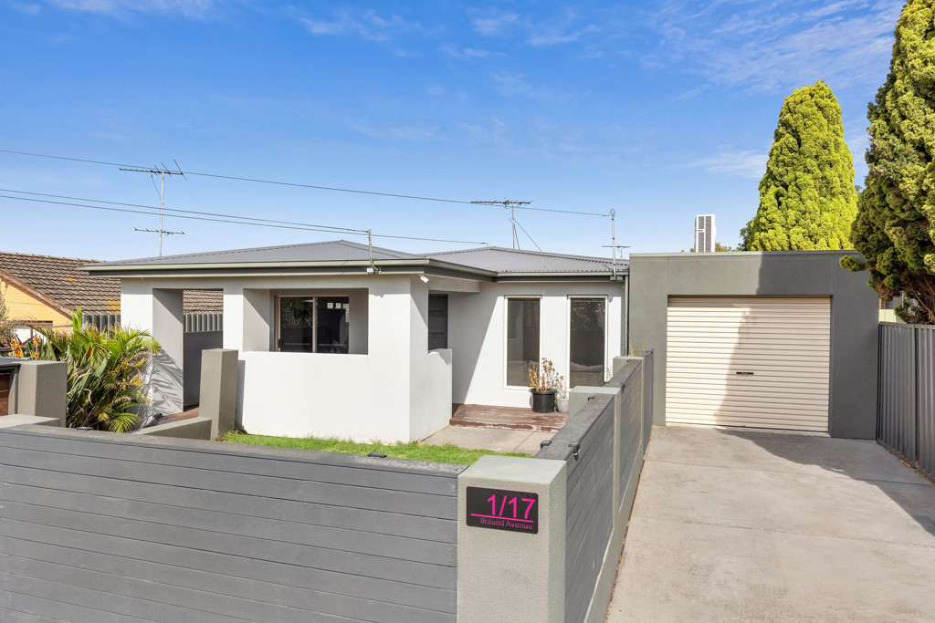 1/17 Braund Avenue, Bell Post Hill VIC