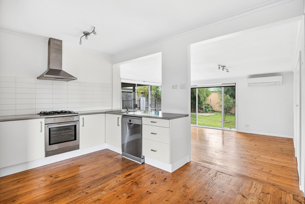 15 Lewis Court, Grovedale VIC