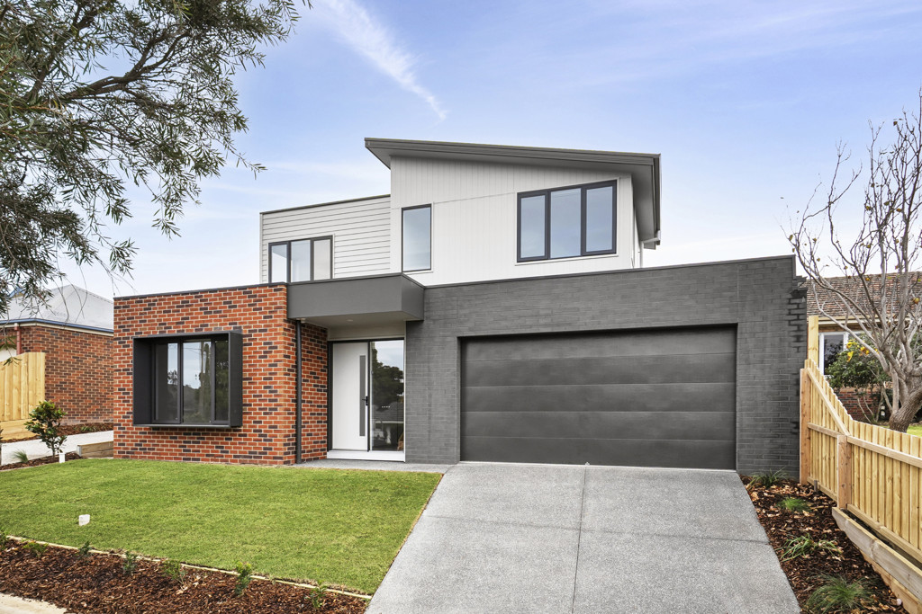 1/4 Lichen Grove, Highton VIC