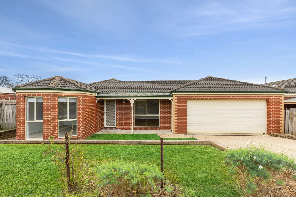 35 Willesden Drive, Waurn Ponds VIC