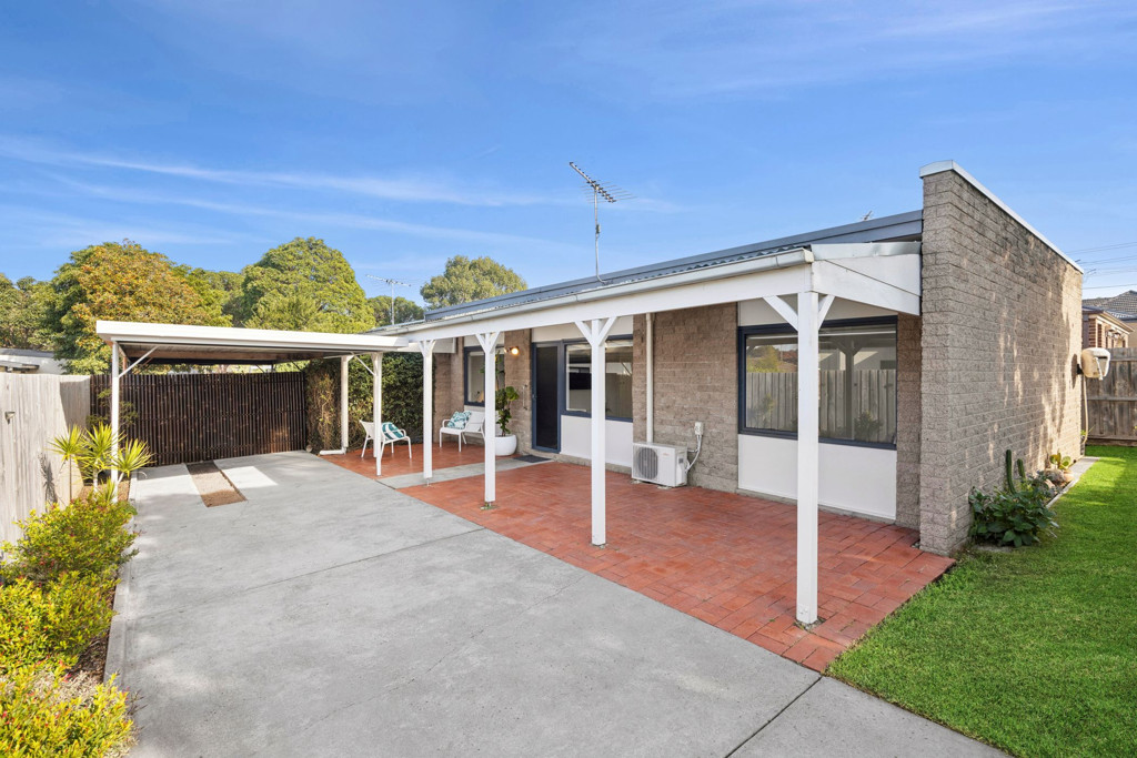 1/4 Rix Street, Herne Hill VIC
