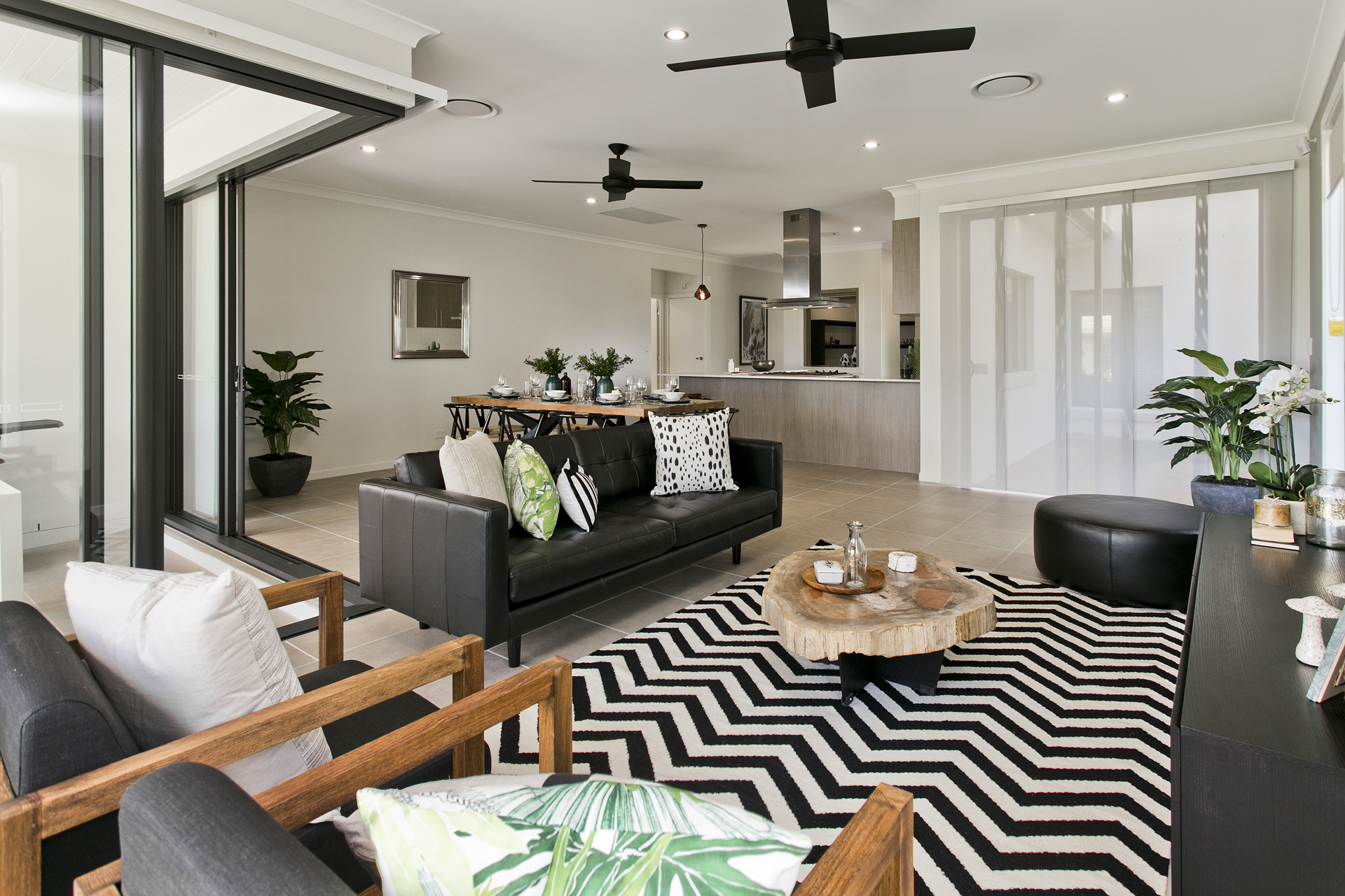 LUXURY CANAL HOME WITH POOL AND MAGNIFICENT LONG CANAL VIEWS