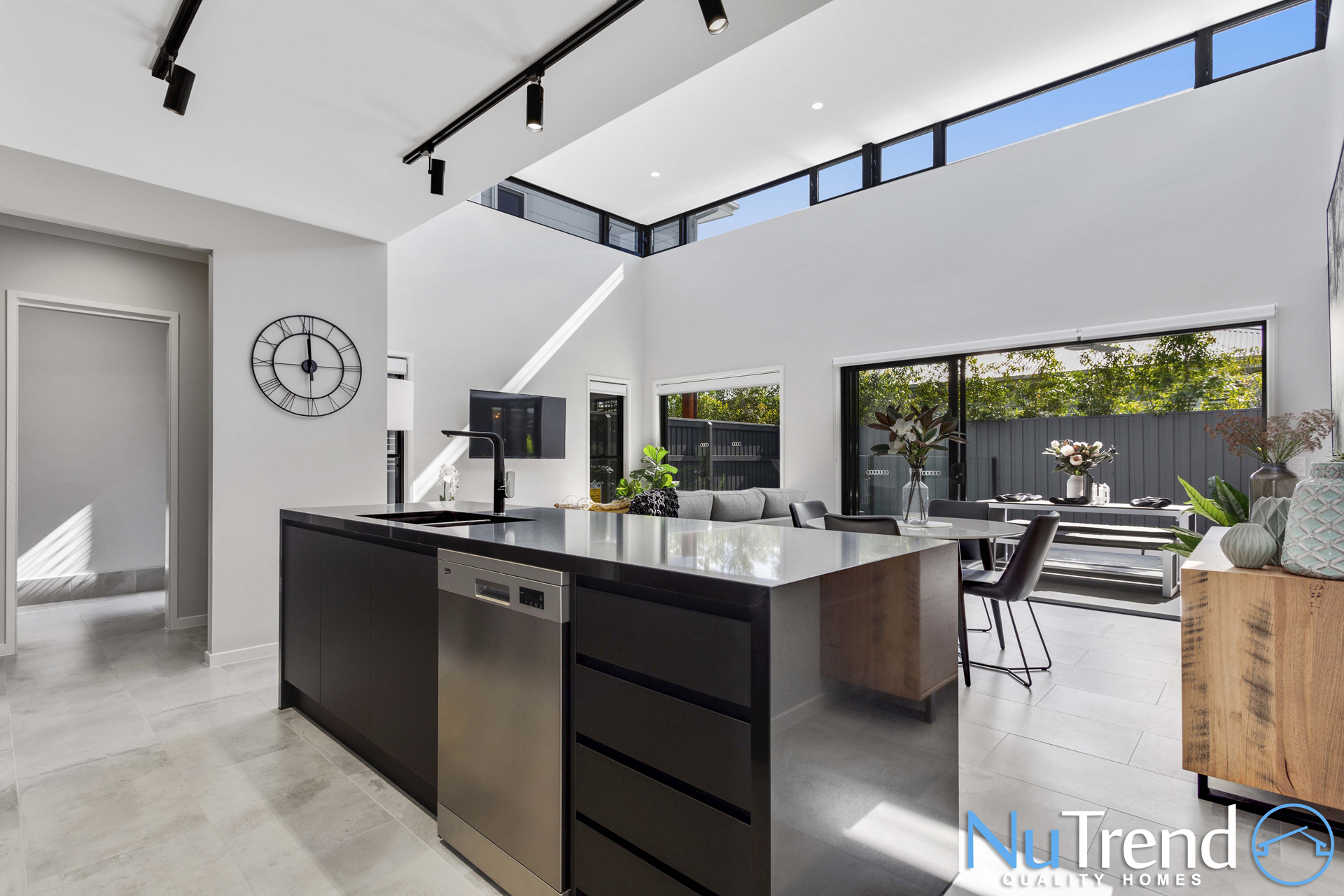 NEW LUXURY, STYLISH AND SPACIOUS HOME