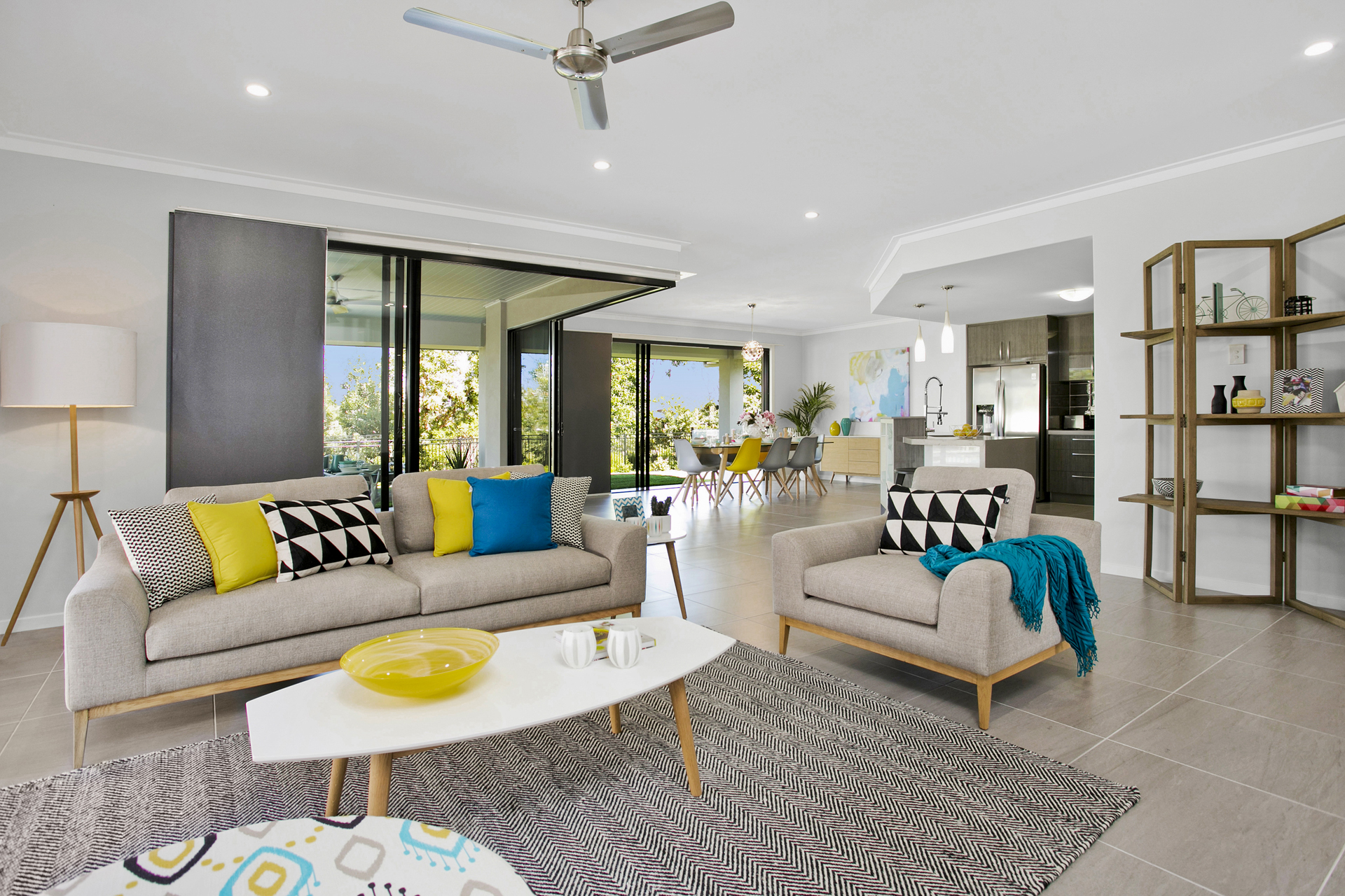 MASSIVE WATERSIDE HOME WITH POOL AND ADJACENT CANALS