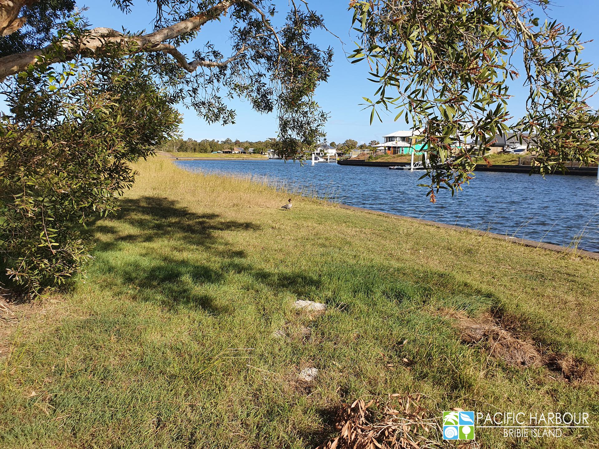 MASSIVE WATERSIDE LOT OVER 800M2 ADJACENT CANALS