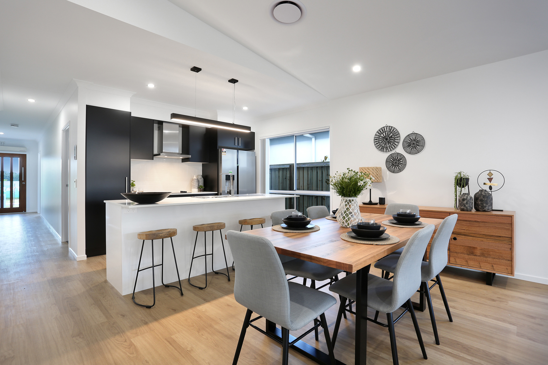 COASTAL MODERN NEW HOME - WALK TO PARK