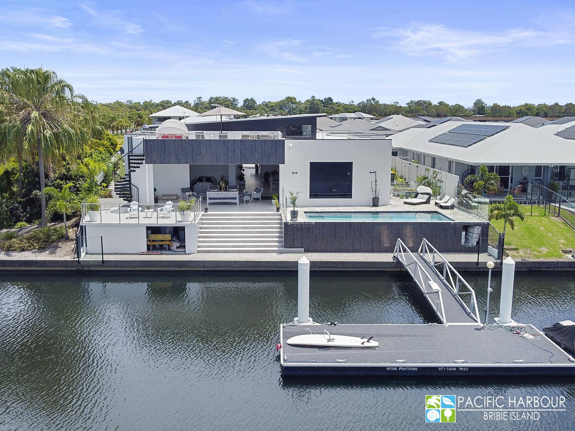 Breathtaking canal Residence with spectacular canal views