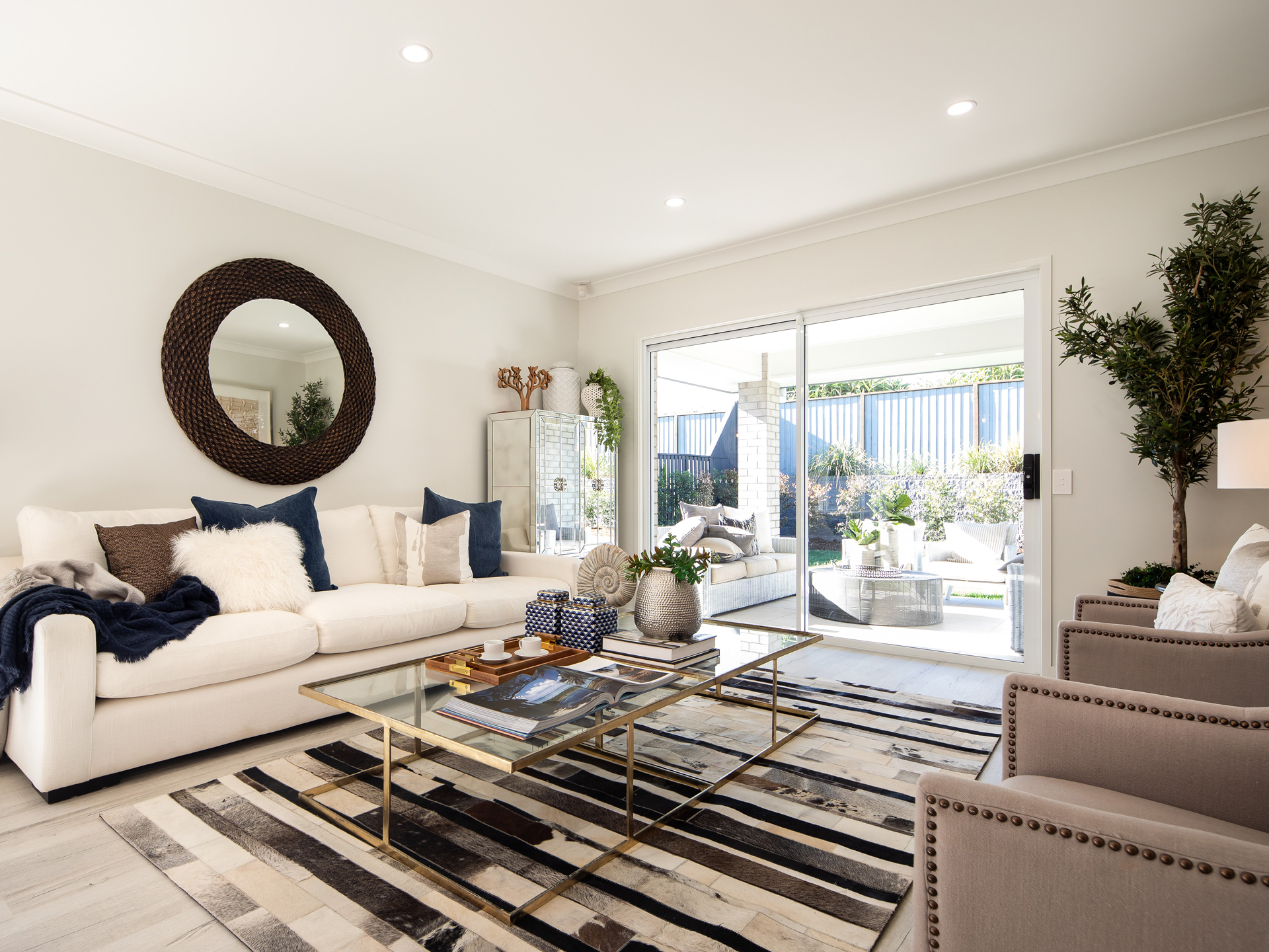 PALM COVE FAMILY HOME WITH POOL
