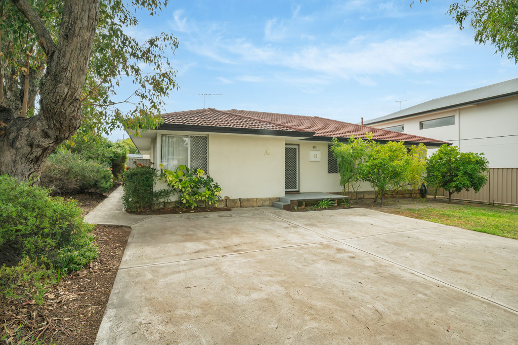 19 Virgil Avenue, Yokine WA, Yokine - Thumbnail 2
