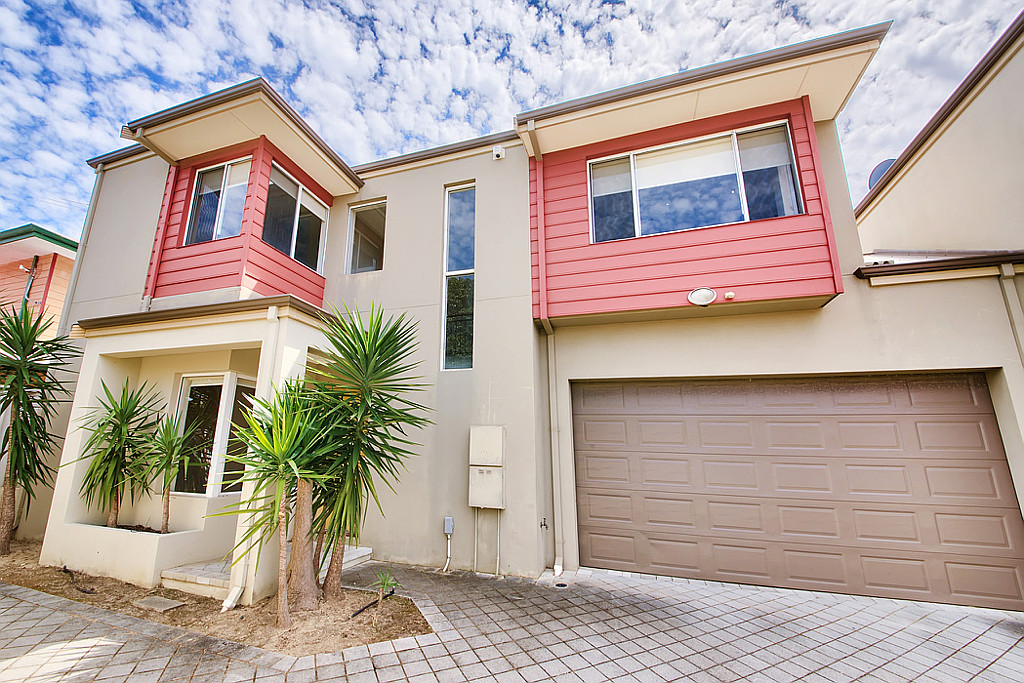 12D Hill Street, Innaloo WA, Innaloo - Thumbnail 2
