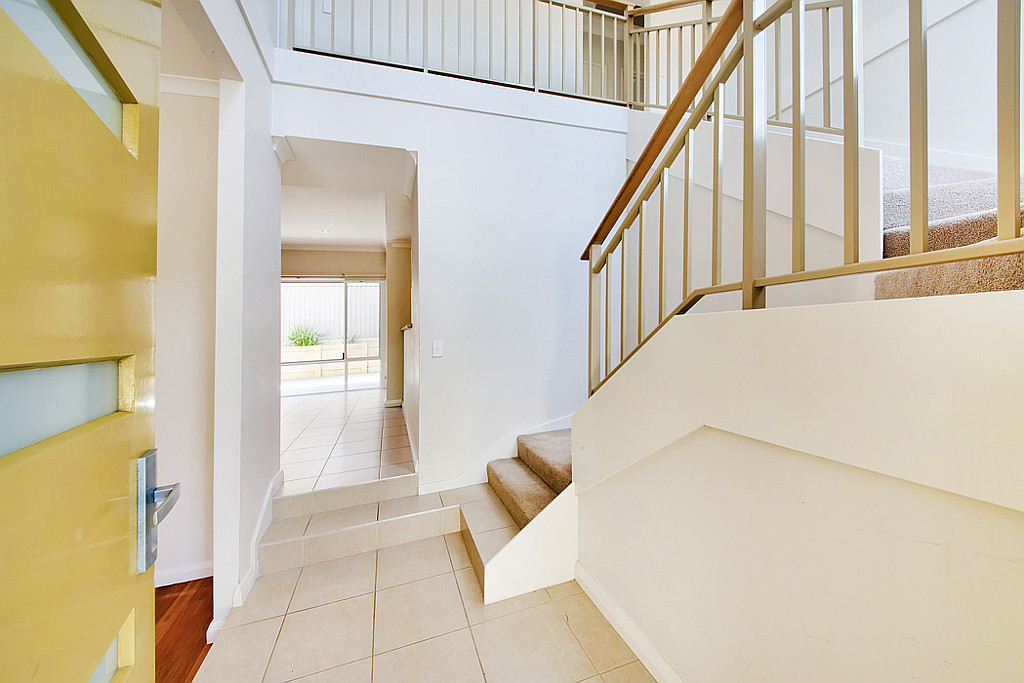 12D Hill Street, Innaloo WA, Innaloo - Thumbnail 3