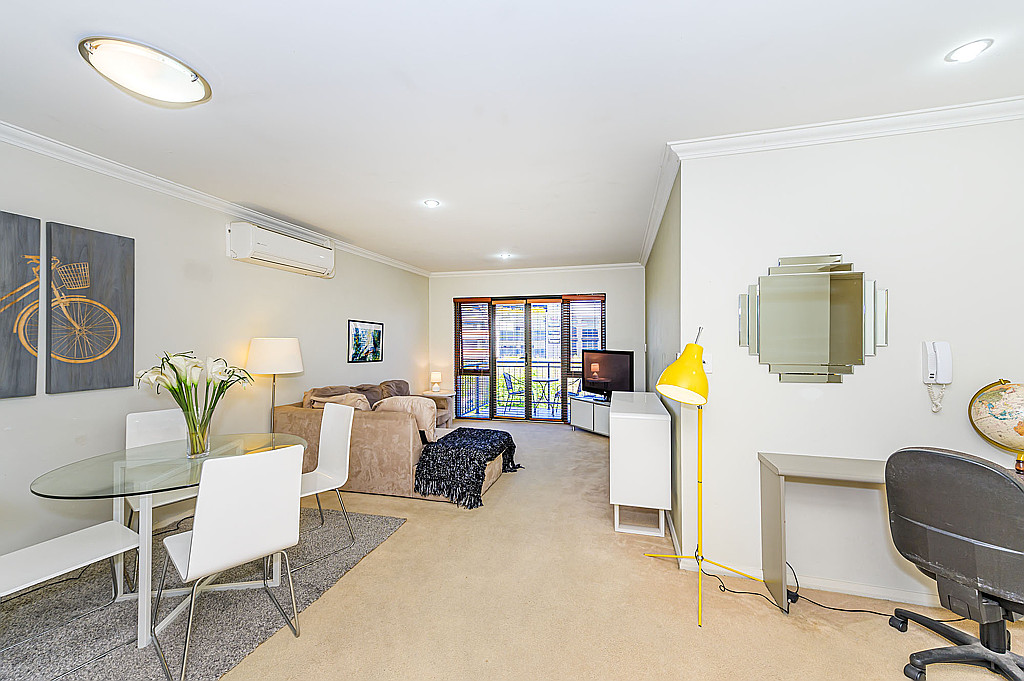 2/400 Roberts Road, Subiaco WA, Subiaco - Thumbnail 3