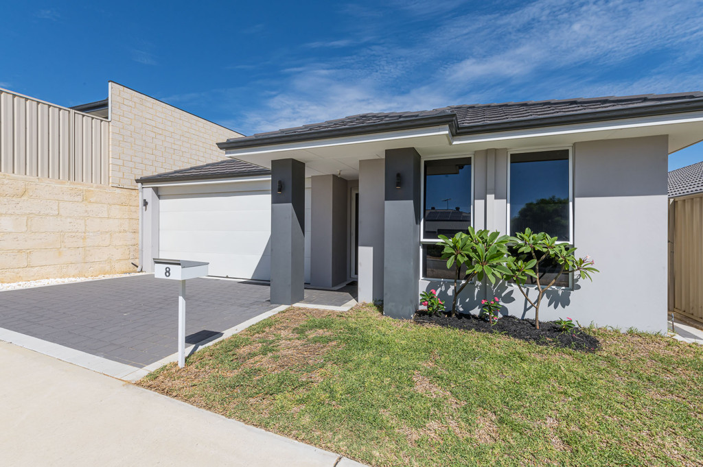 8 Canberra Avenue, Landsdale WA, Landsdale - Thumbnail 3