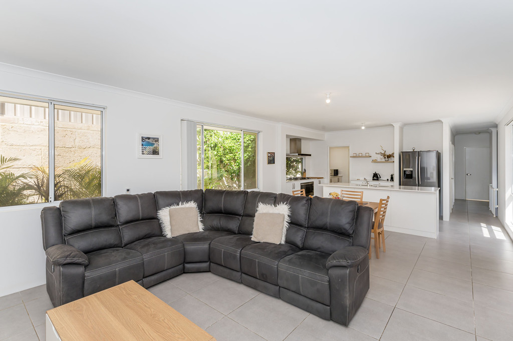 8 Canberra Avenue, Landsdale WA, Landsdale - Thumbnail 5