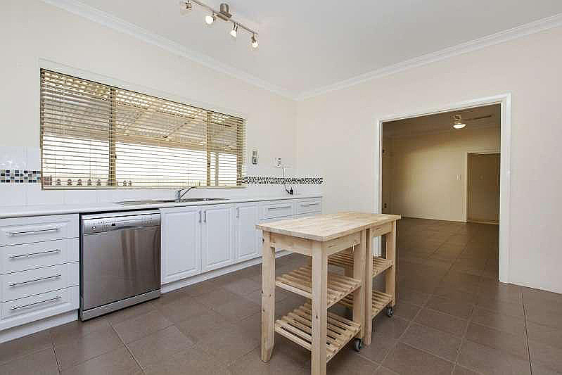 2 Mission Hills, Connolly WA, Connolly - Thumbnail 2