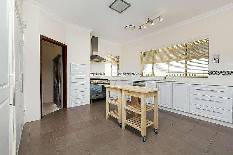 2 Mission Hills, Connolly WA, Connolly - Thumbnail 4