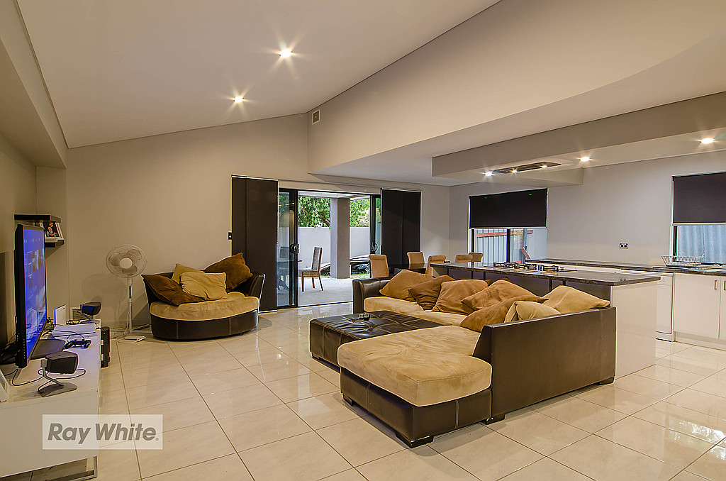 23 Elmhurst Way, Greenwood WA, Greenwood - Thumbnail 2