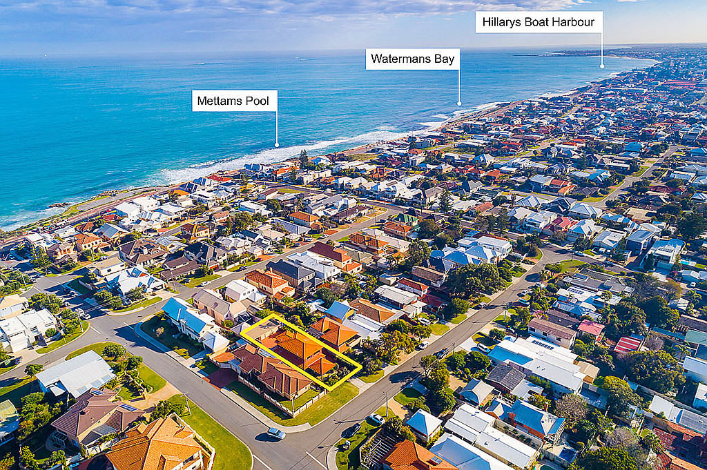 24 Haysom Street, Trigg WA, Trigg - Thumbnail 2