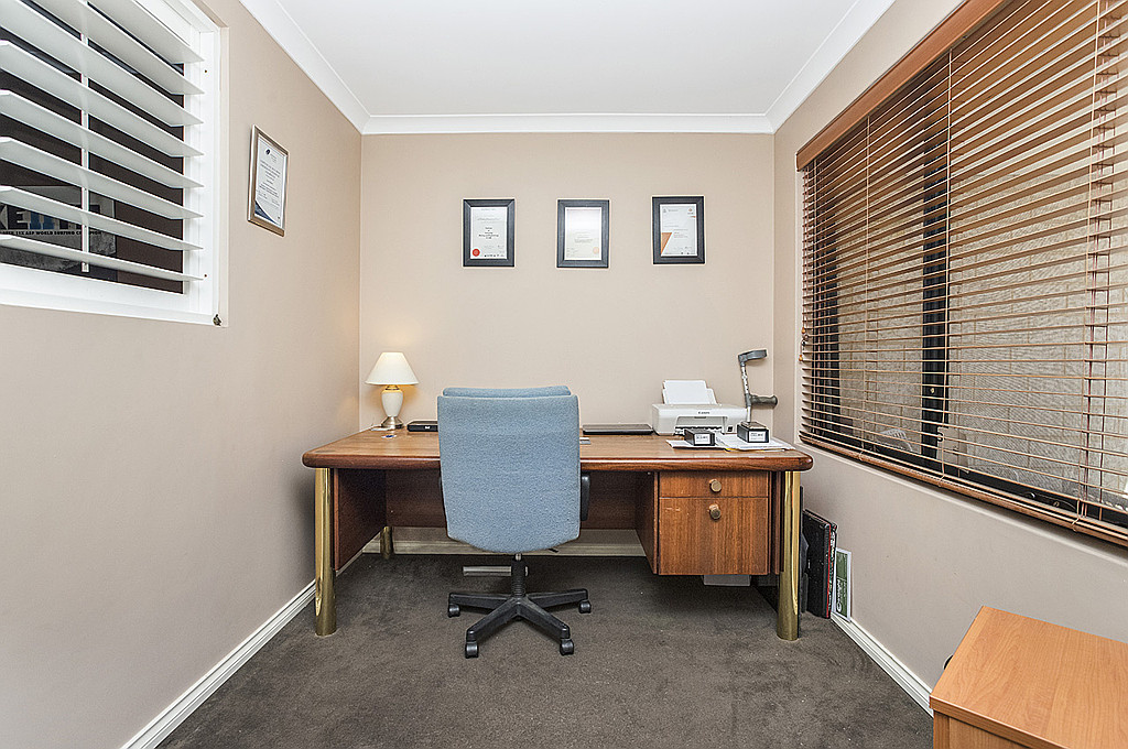 16 Monet Drive, Ashby WA, Ashby - Thumbnail 3