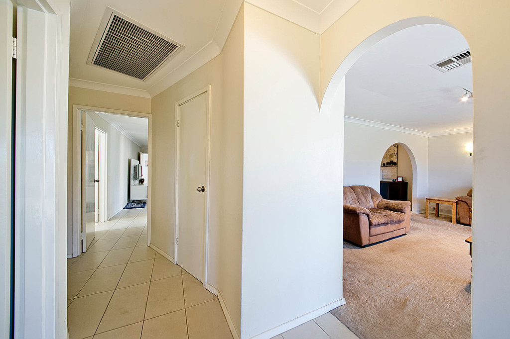 8 Bonsall Place, Carine WA, Carine - Thumbnail 4