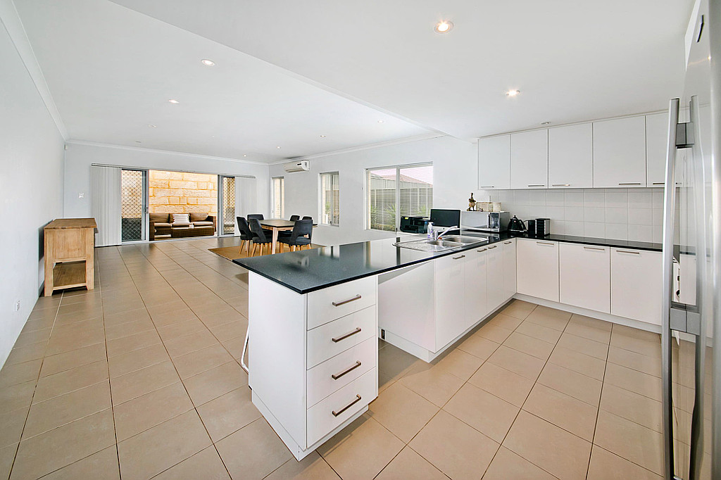 19 Donatello Drive, Landsdale WA, Landsdale - Thumbnail 6