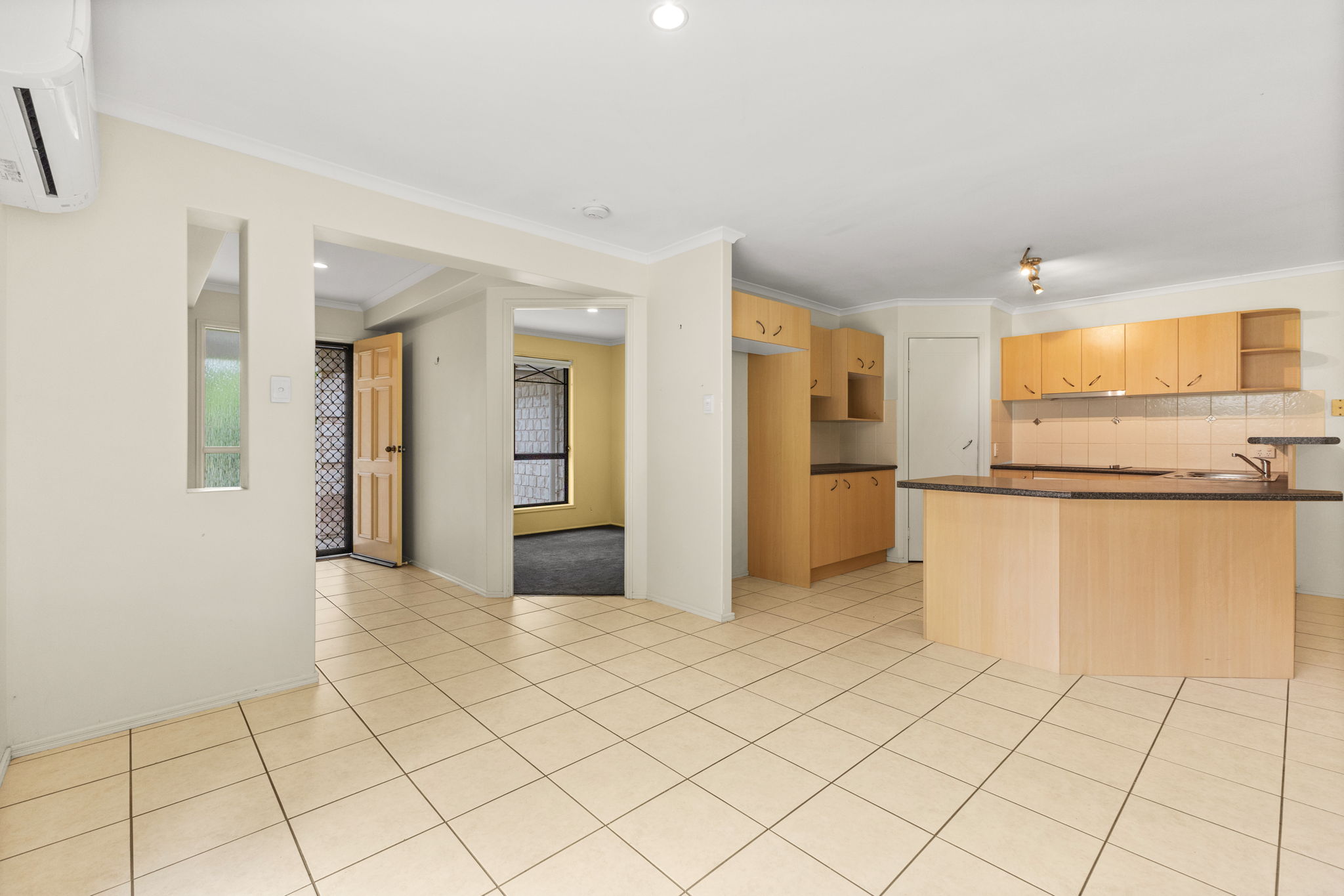 15 Carriage Crescent, Beerburrum - Thumbnail 8