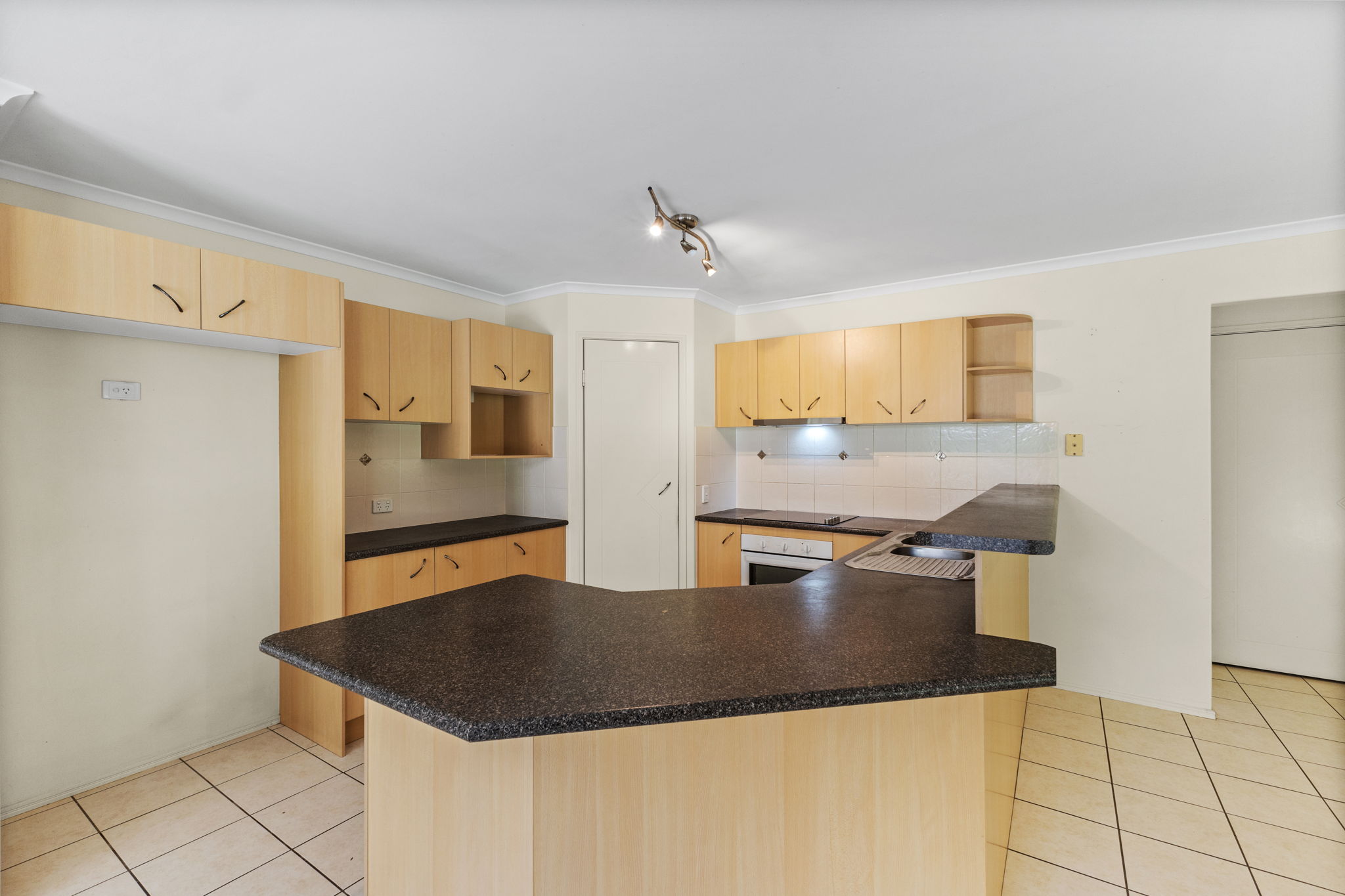 15 Carriage Crescent, Beerburrum - Thumbnail 4