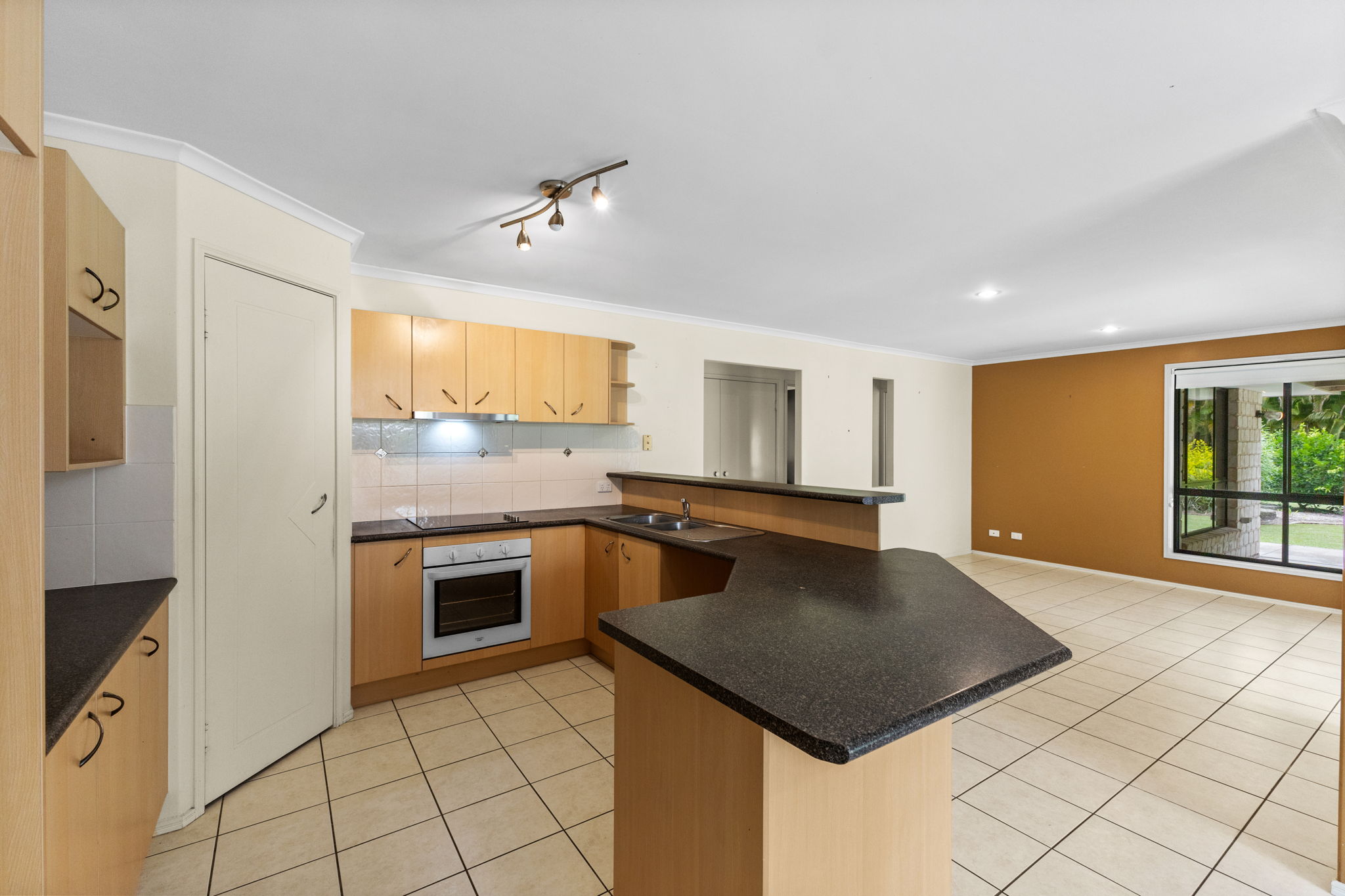 15 Carriage Crescent, Beerburrum - Thumbnail 5