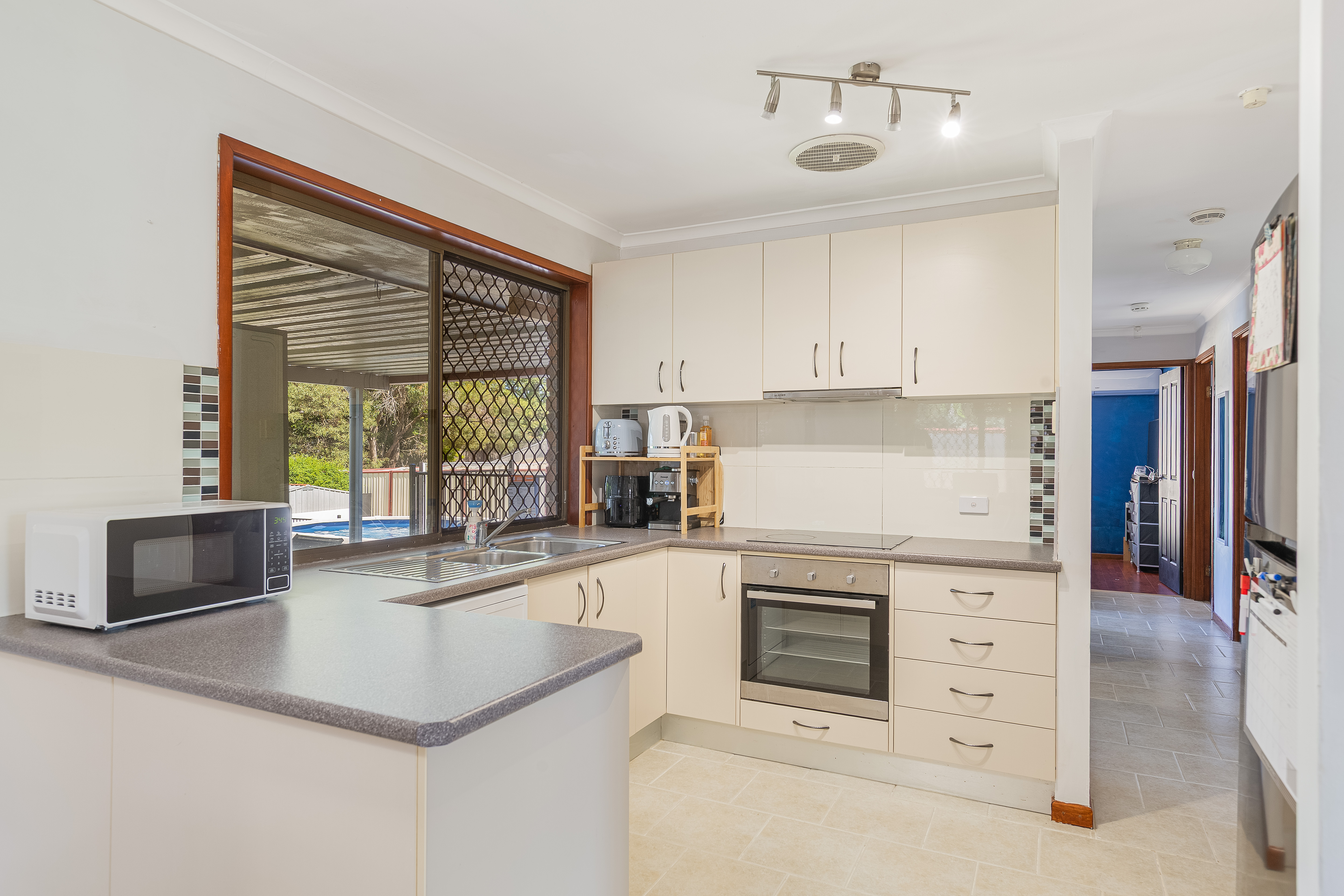 13 Dracon Street, Regents Park - Thumbnail 6