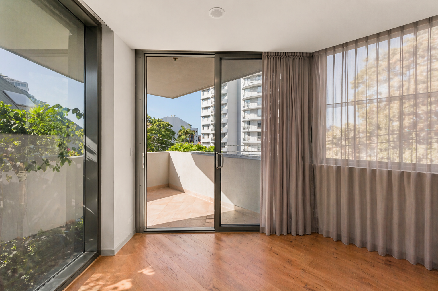 66 Lambert Street, Kangaroo Point - Thumbnail 4