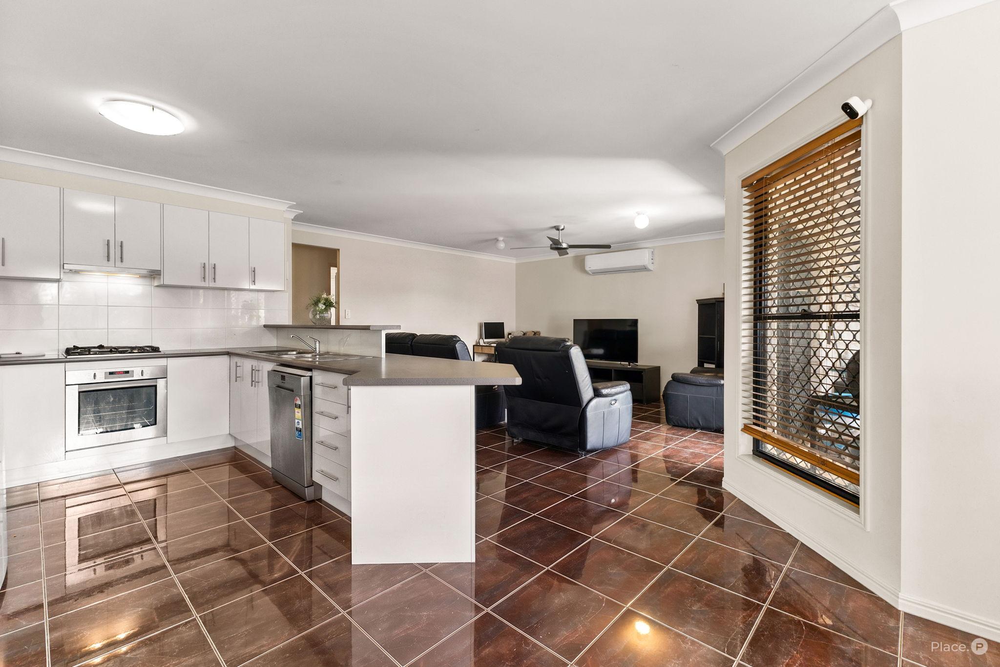 19 Tedar Close, Bellmere - Thumbnail 6
