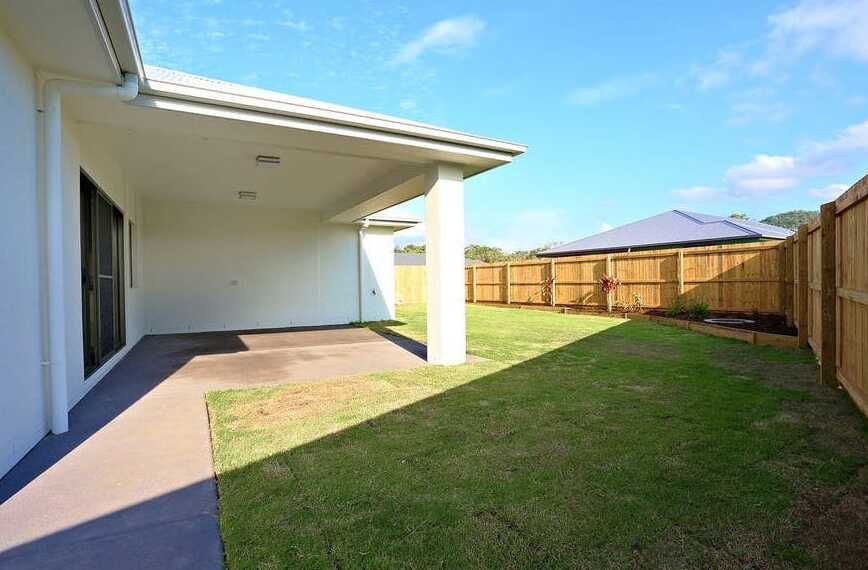 6 Sairs Street, Glass House Mountains - Thumbnail 2