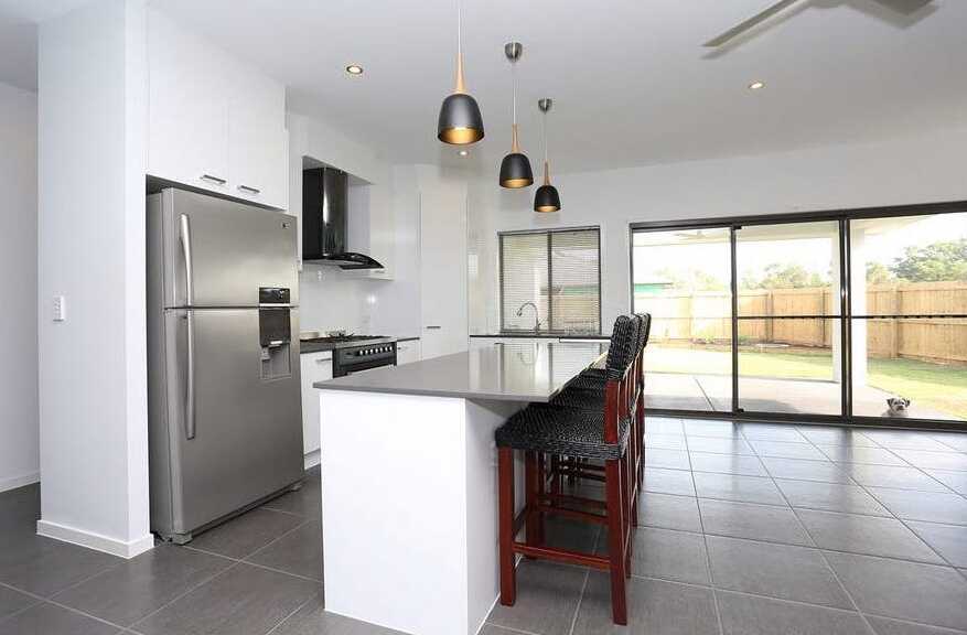 6 Sairs Street, Glass House Mountains - Thumbnail 3