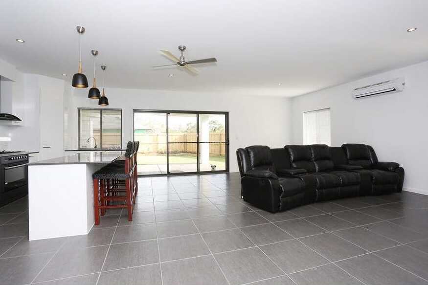 6 Sairs Street, Glass House Mountains - Thumbnail 5