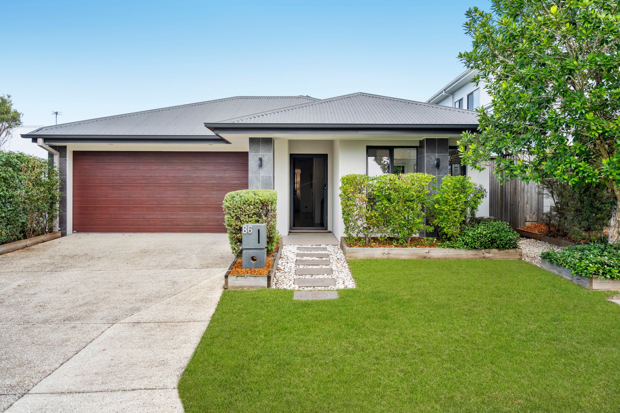 86 Lomond Circuit, Upper Kedron - Image 1