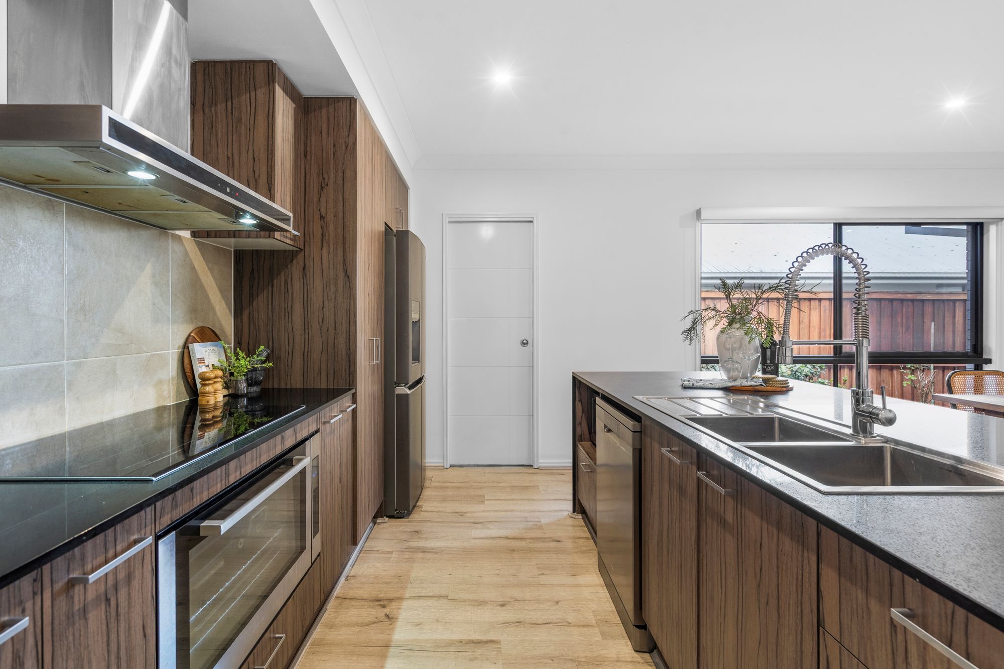 86 Lomond Circuit, Upper Kedron - Thumbnail 3