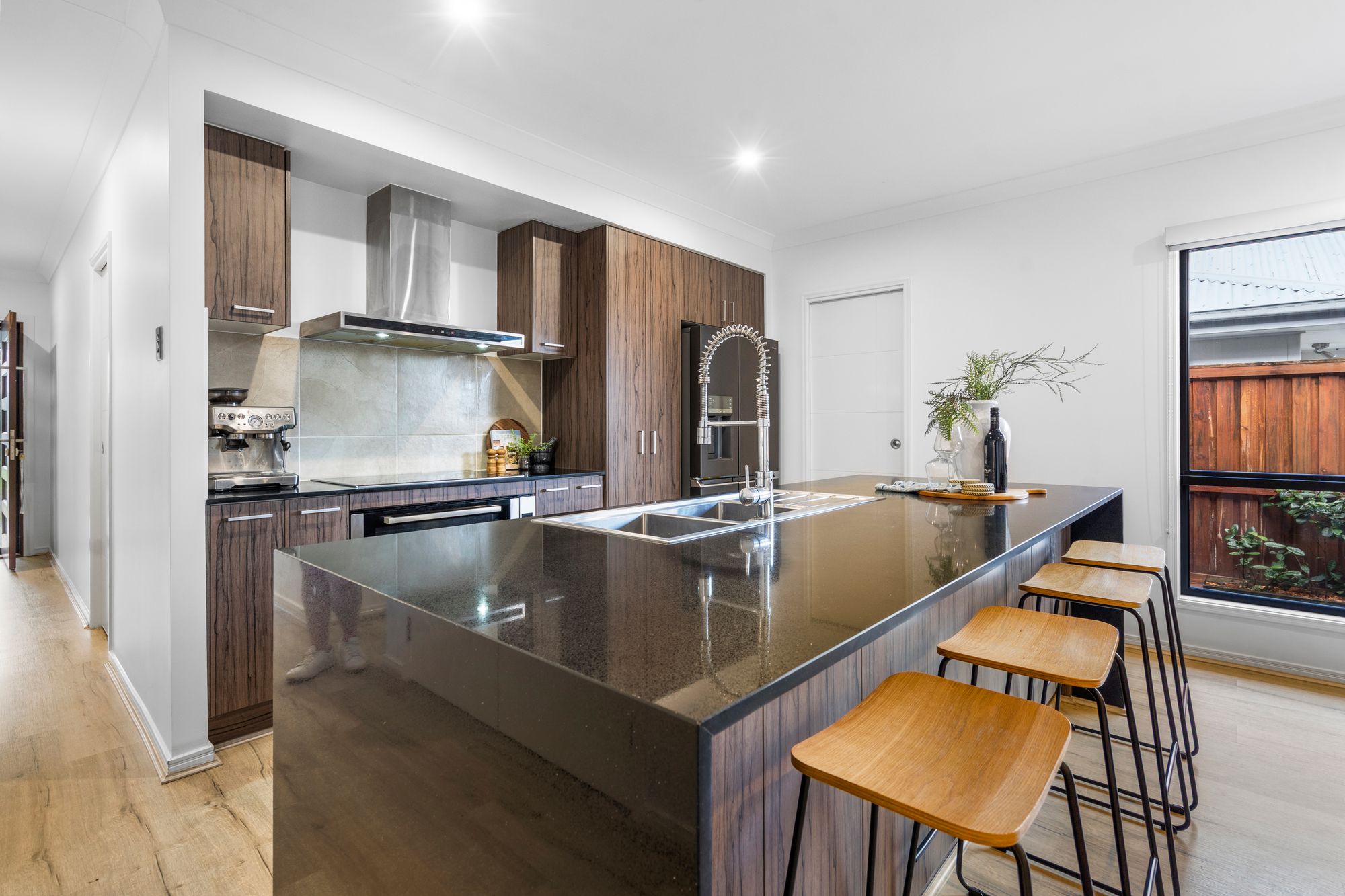 86 Lomond Circuit, Upper Kedron - Thumbnail 4