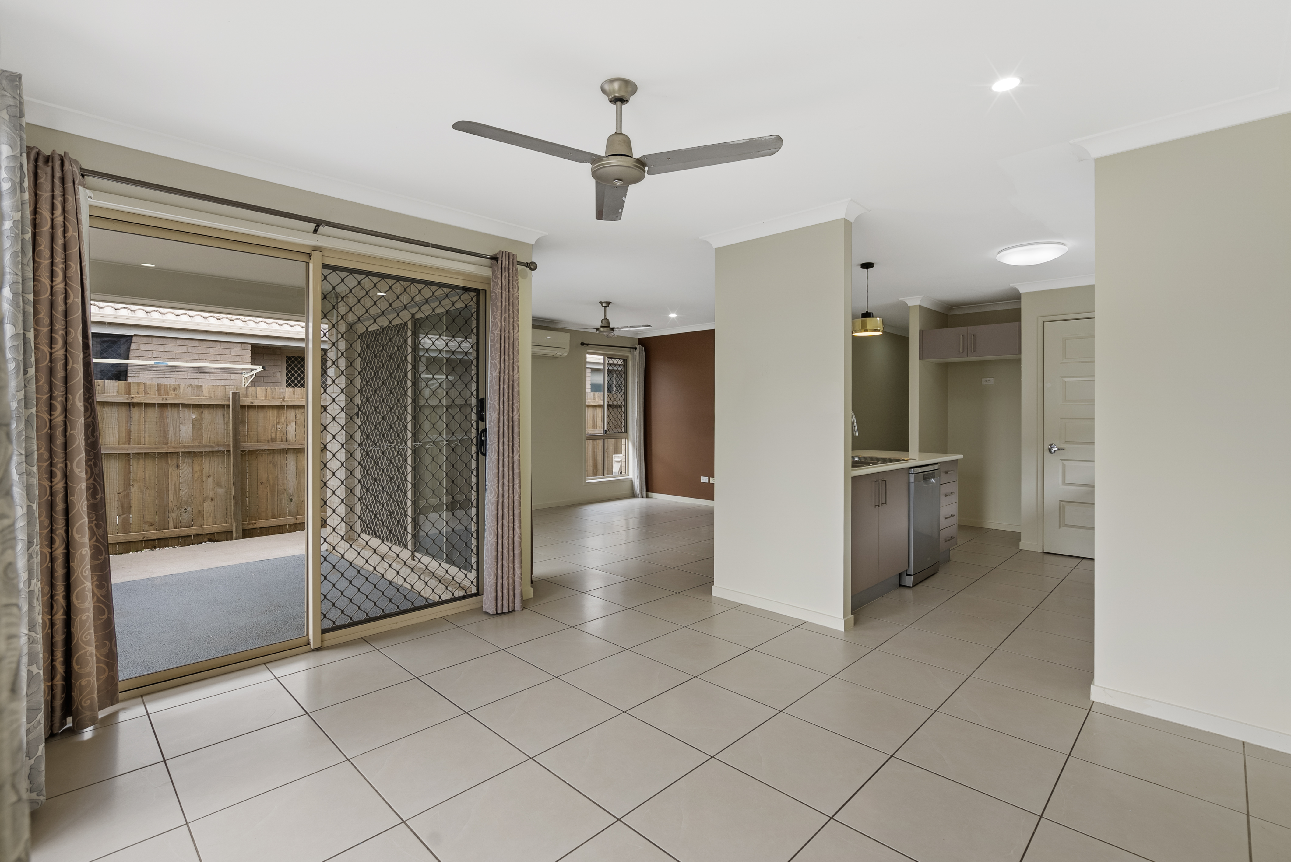 24 Miers Crescent, Murrumba Downs - Thumbnail 8
