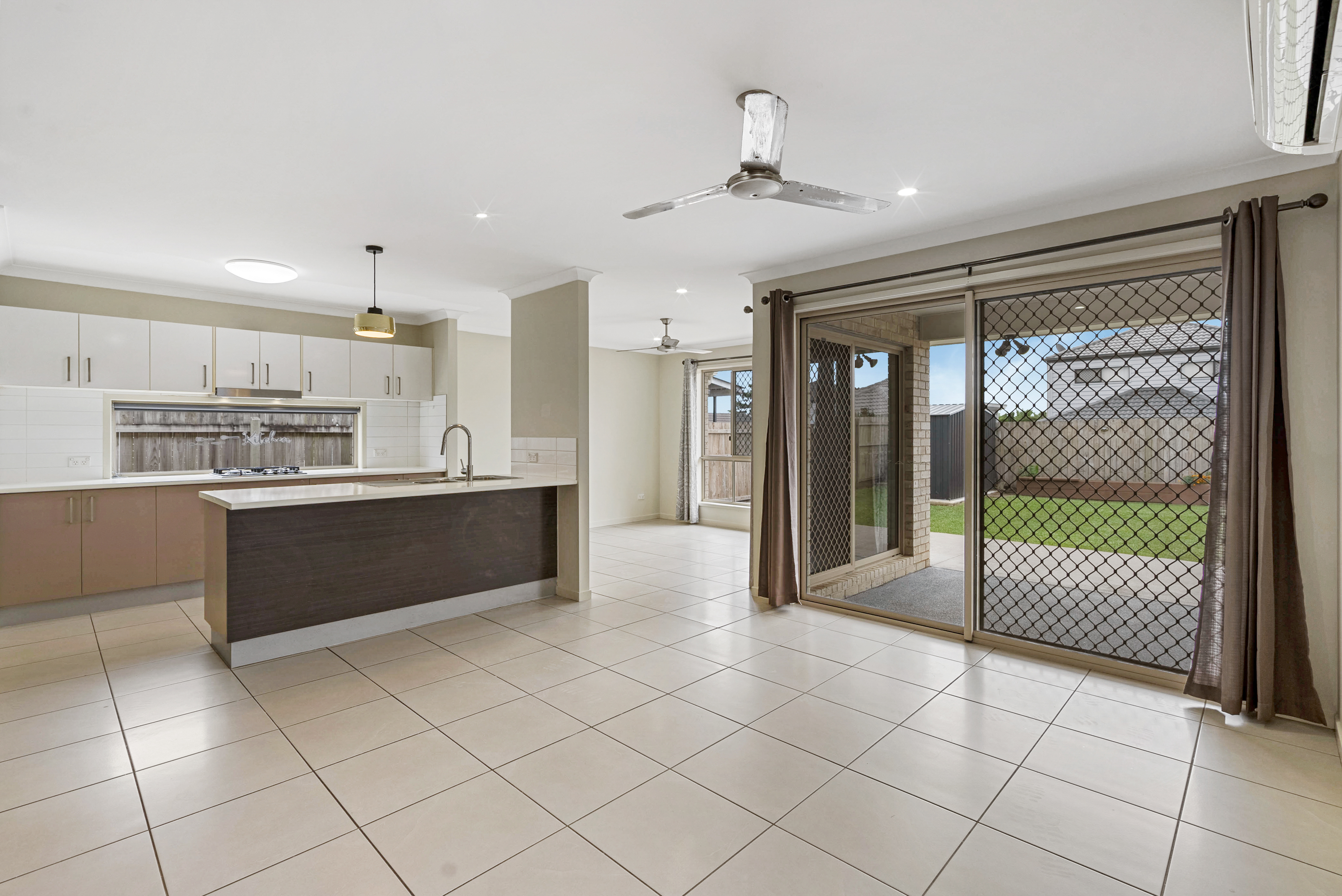 24 Miers Crescent, Murrumba Downs - Thumbnail 2