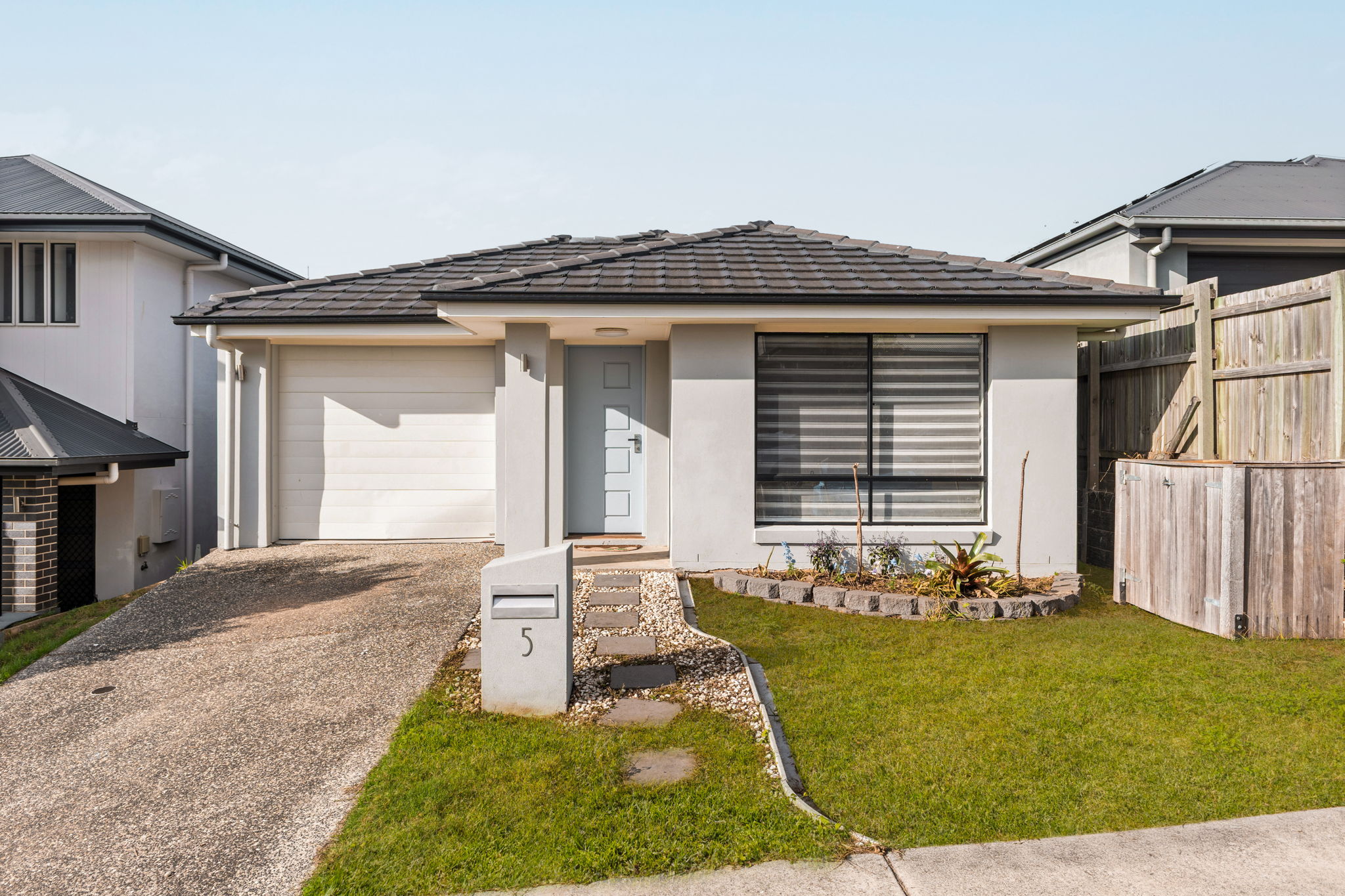 5 Raniga Drive, Bellbird Park - Image 1