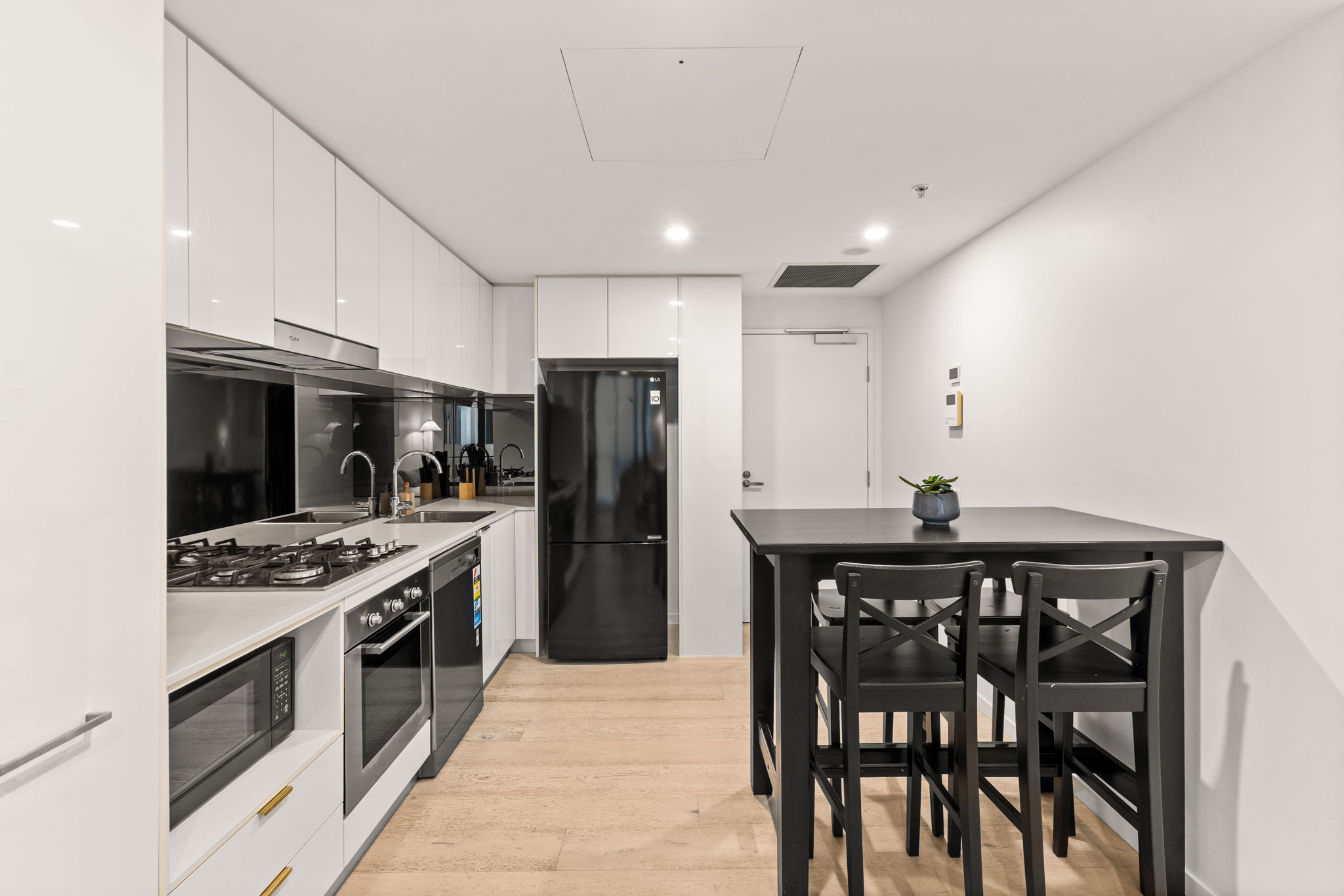 28 Merivale Street, South Brisbane - Thumbnail 2
