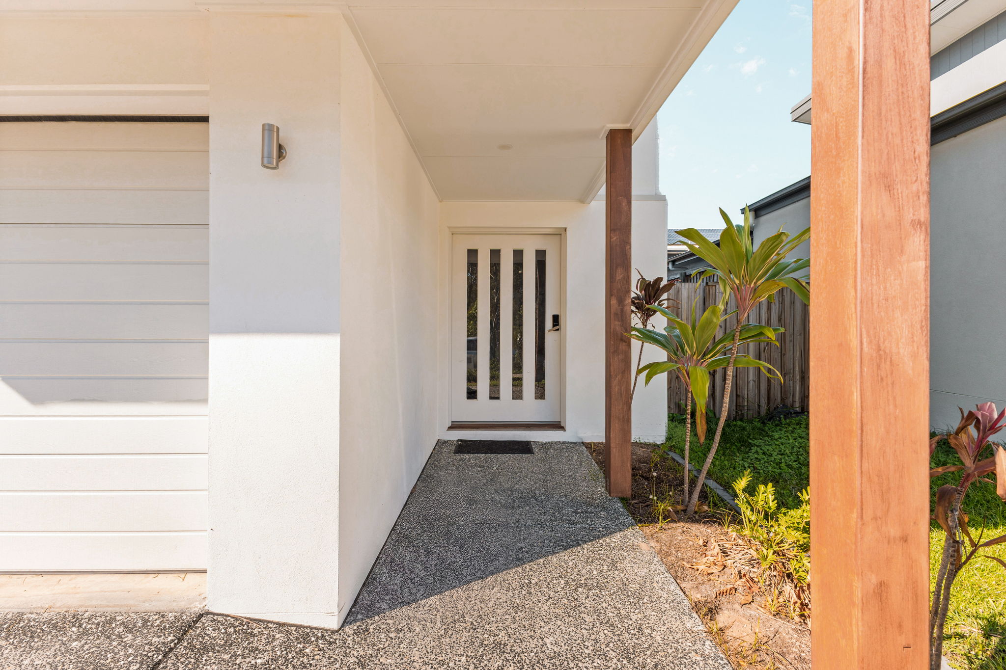 65 Lapwing Crescent, Bellbird Park - Thumbnail 3