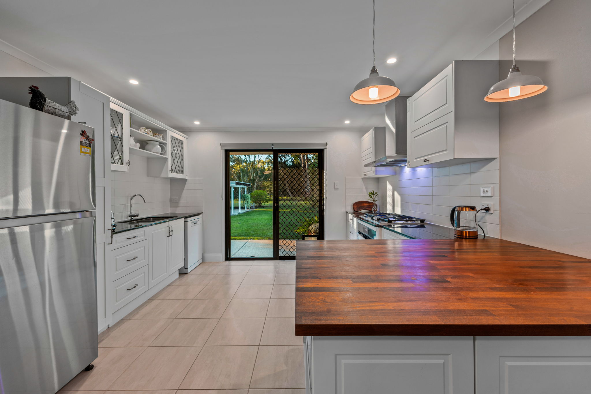 15 Whiting Street, Beachmere - Thumbnail 2