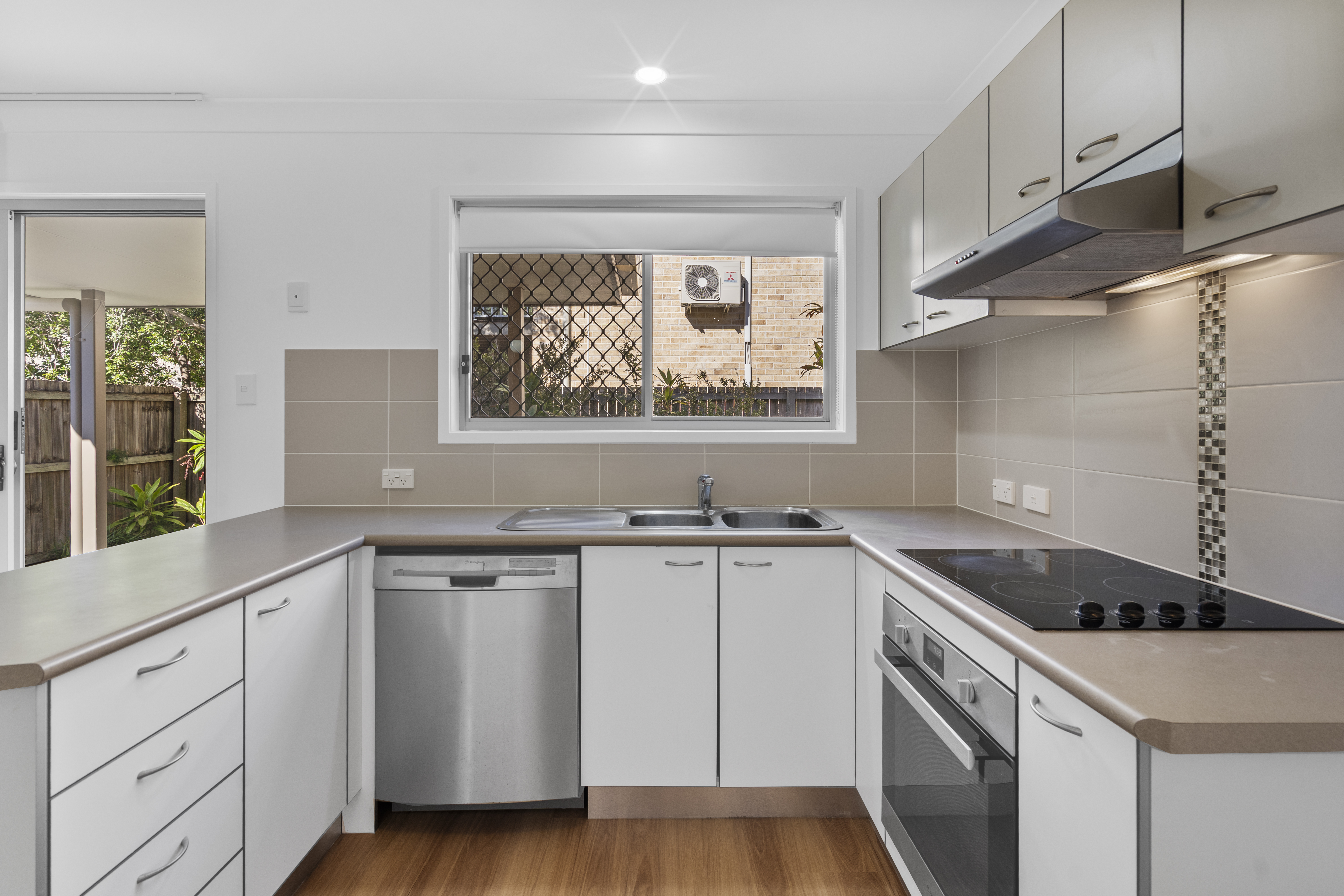 71 Elkhorn Street, Enoggera - Thumbnail 3